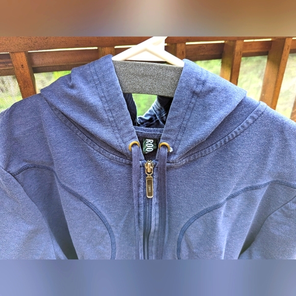 Roots zip up hoodie - Picture 3 of 3